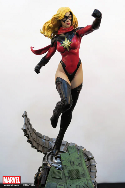 Captain Marvel 1/4 Scale Premium Statue